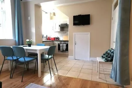 Private Patio Reliable Fast Wifi Дублин