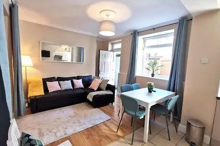 Private Patio Reliable Fast Wifi Daire *